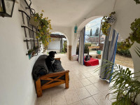 VIVIENDA CON EXCELENTE UBICACIÓN 