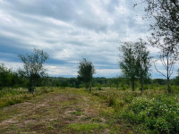 AMPLIO LOTE SOBRE AVENIDA SAN MARTÍN EN VILLA GENERAL BELGRANO